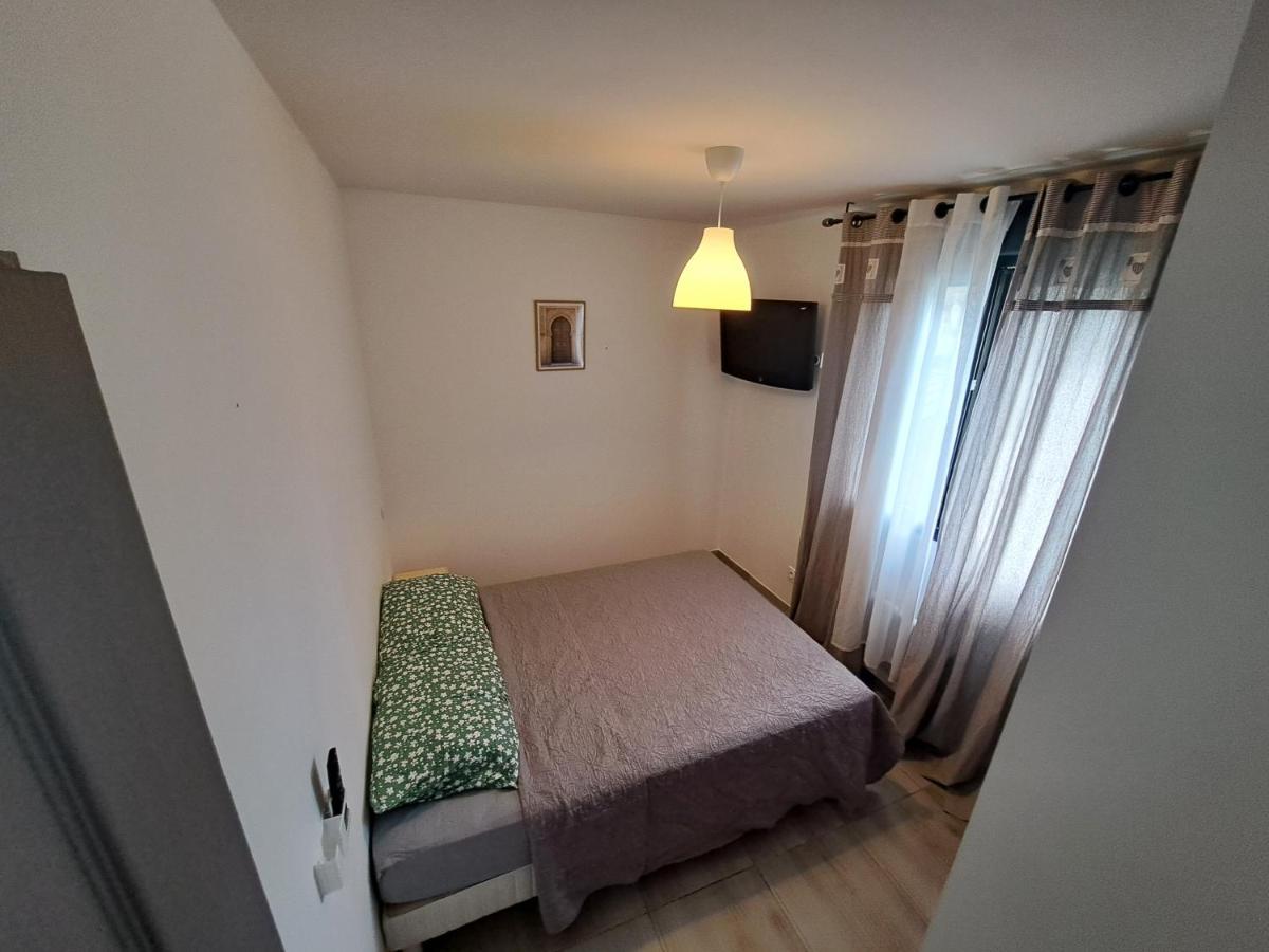 Charmante Maison Avec Piscine Bessan Luaran gambar